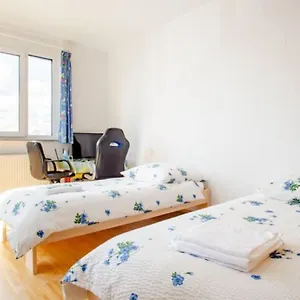 Apartment Beautiful With Balcony Direction To Messe